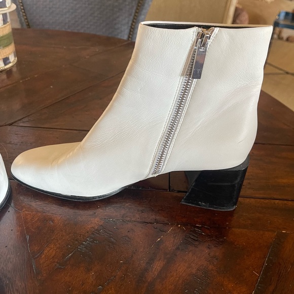 Sigerson Morrison soft white leather boots, size 9. - Picture 3 of 7